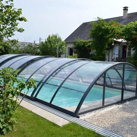 Au Coeur du Bien-Etre, chalet avec piscine chauffée et couverte, SPA, sauna, massages Monteaux Exterior foto