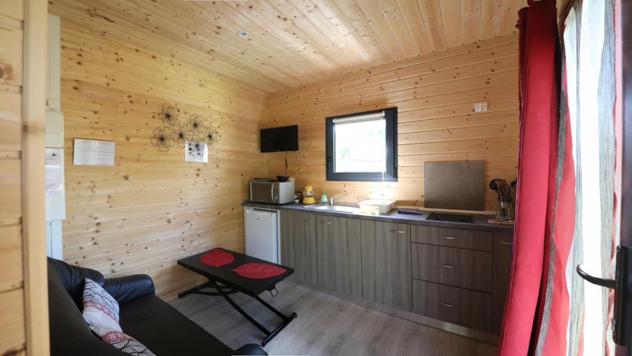 Au Coeur du Bien-Etre, chalet avec piscine chauffée et couverte, SPA, sauna, massages Monteaux Exterior foto