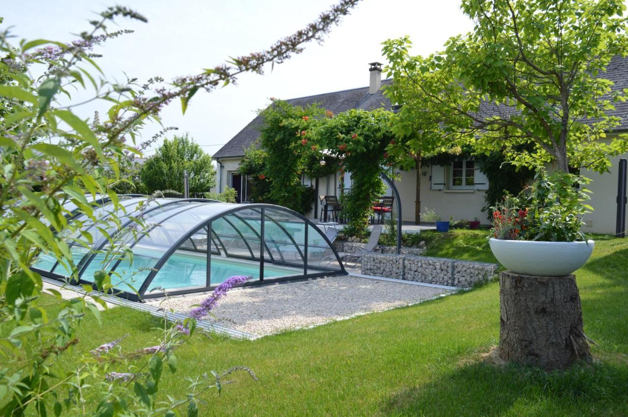 Au Coeur du Bien-Etre, chalet avec piscine chauffée et couverte, SPA, sauna, massages Monteaux Exterior foto