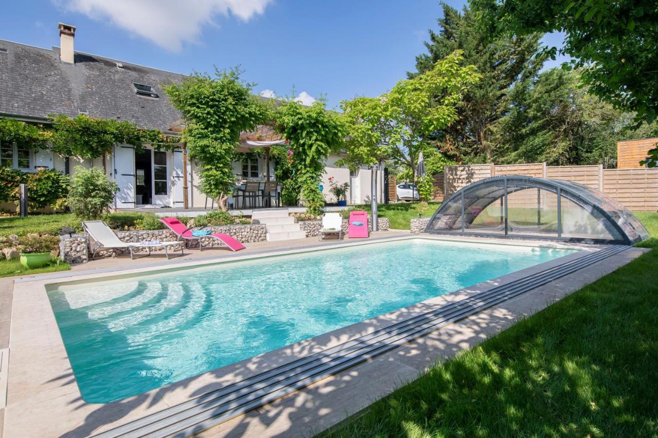 Au Coeur du Bien-Etre, chalet avec piscine chauffée et couverte, SPA, sauna, massages Monteaux Exterior foto