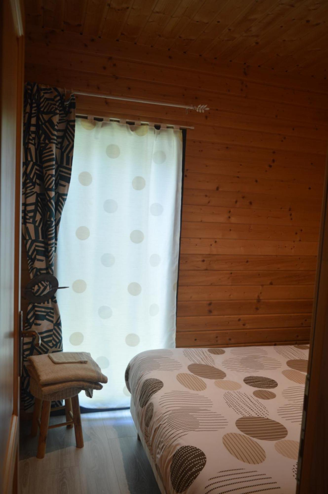 Au Coeur du Bien-Etre, chalet avec piscine chauffée et couverte, SPA, sauna, massages Monteaux Exterior foto